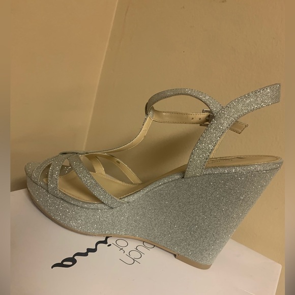 Touch of Nina Silver Glittery Valery Wedges - Picture 7 of 12